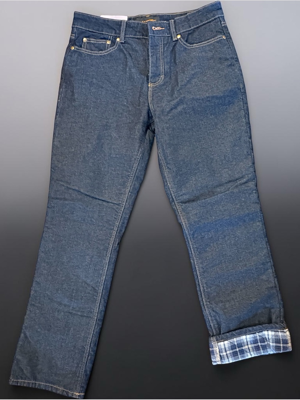 Buy 2 get 1 FREE!! 

NWT Realtree Straight-Leg Jean Plaid flannel lining.
